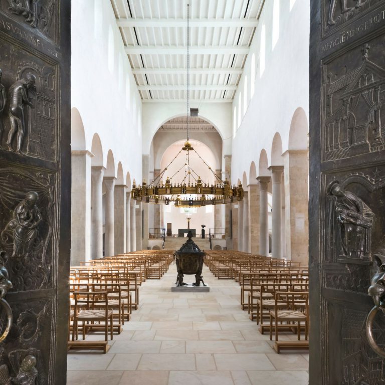 „Der Weg der Barmherzigkeit“ im Hildesheimer Dom
